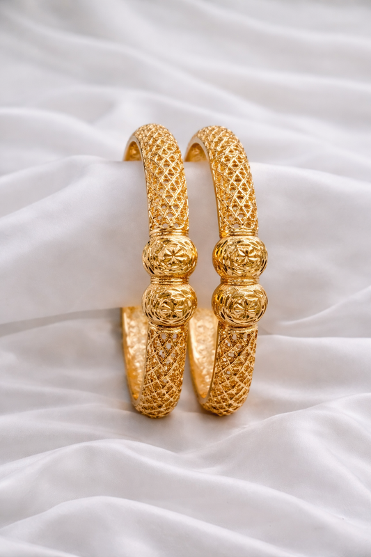 Lattice Texture Gold Bangles with Center Motif